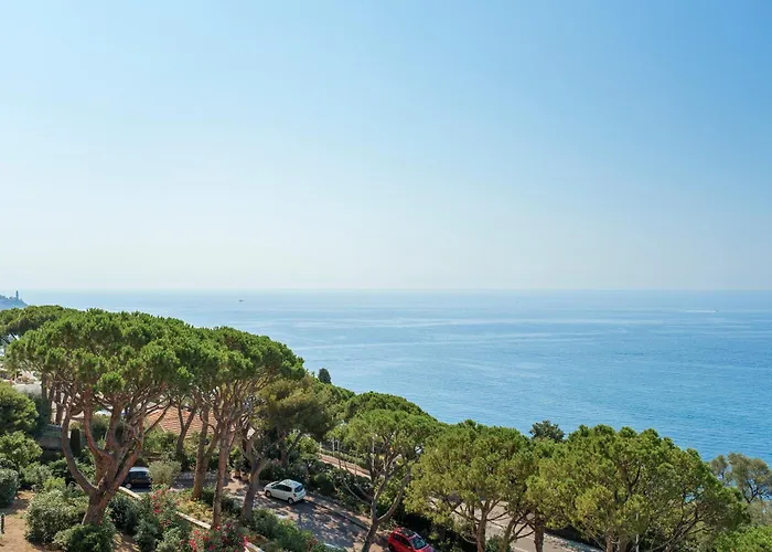 Balcon Sur La Mediterranee Апартаменты *